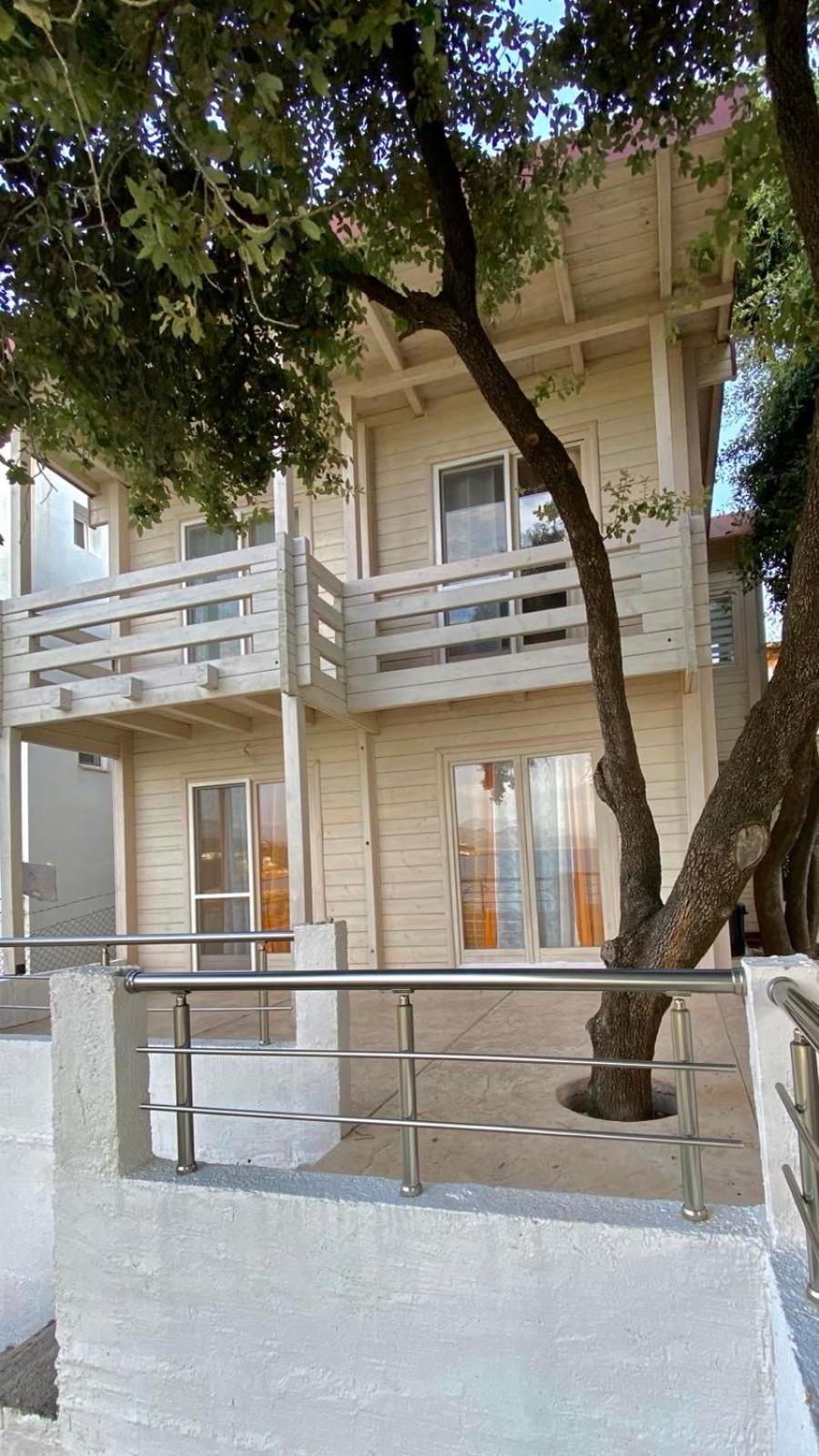 SeaStar Apartment Utjeha Bagian luar foto