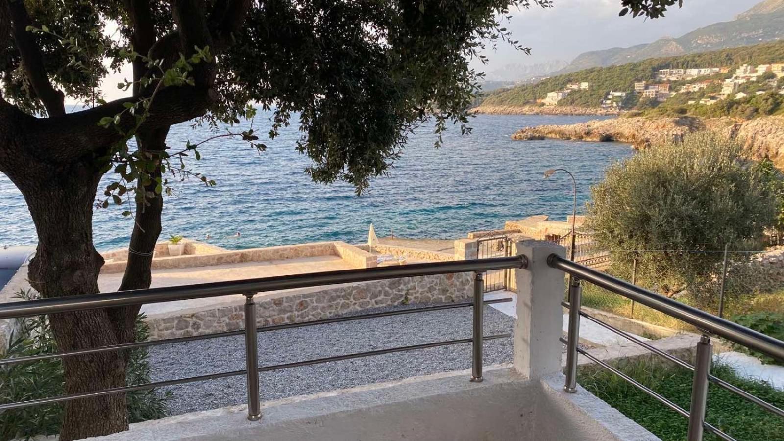 SeaStar Apartment Utjeha Bagian luar foto