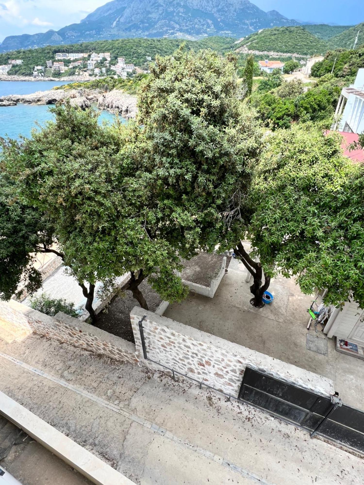 SeaStar Apartment Utjeha Bagian luar foto