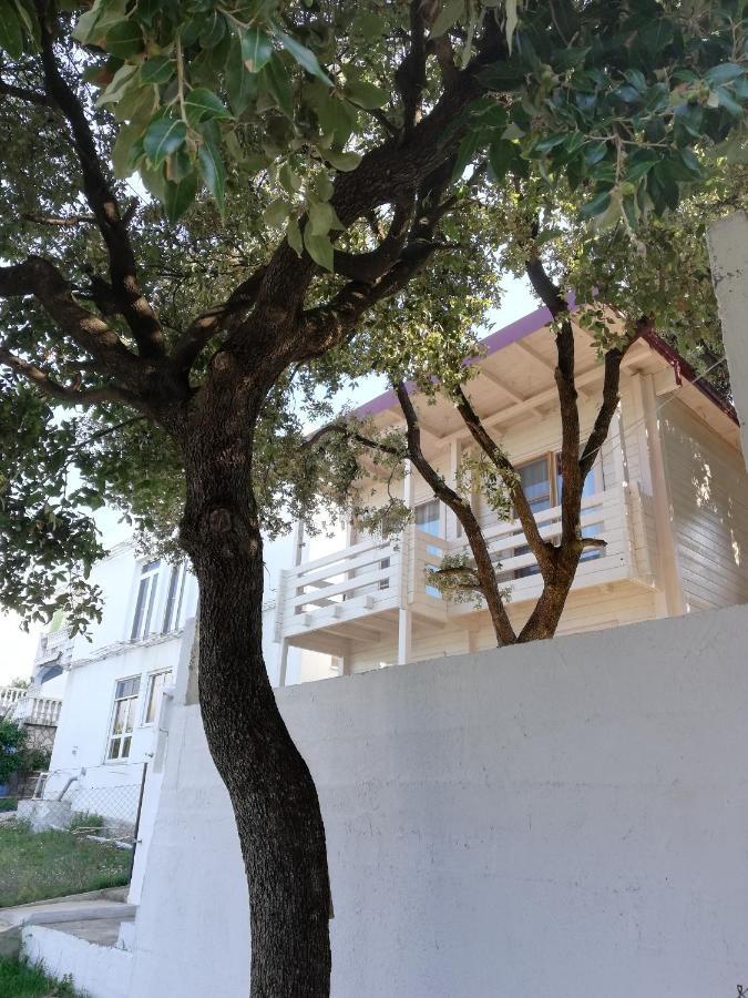 SeaStar Apartment Utjeha Bagian luar foto